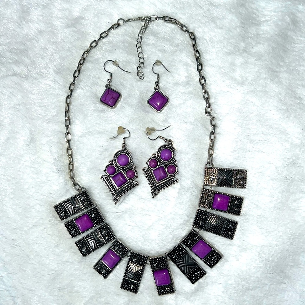 Vintage look purple necklace and earrings set